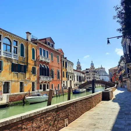 Venice, The Real Experience * ונציה